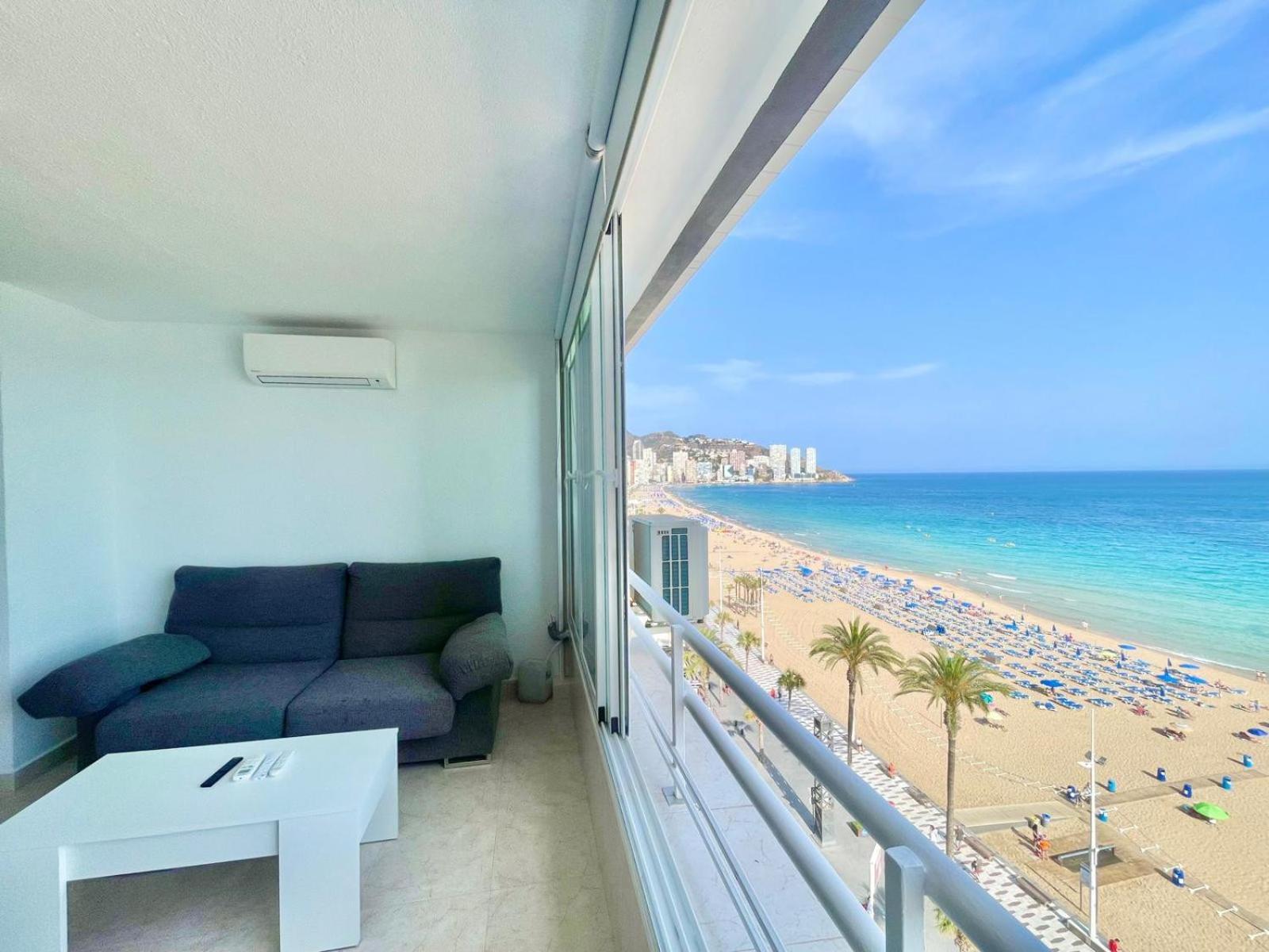 Torre Coblanca Frontline Apartment *